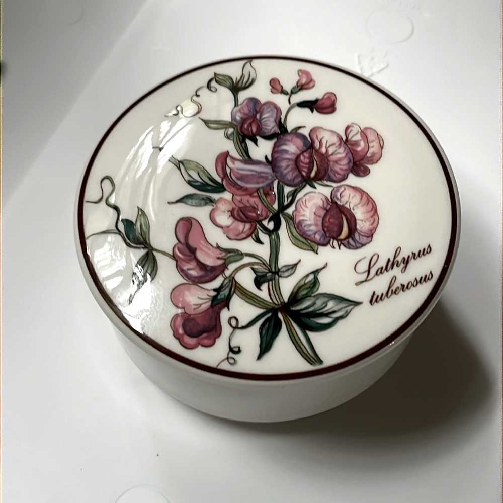 Villeroy & Boch Trinket Box American Sampler